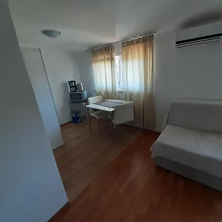 Apartment In Porec/istrien 38273 Porec