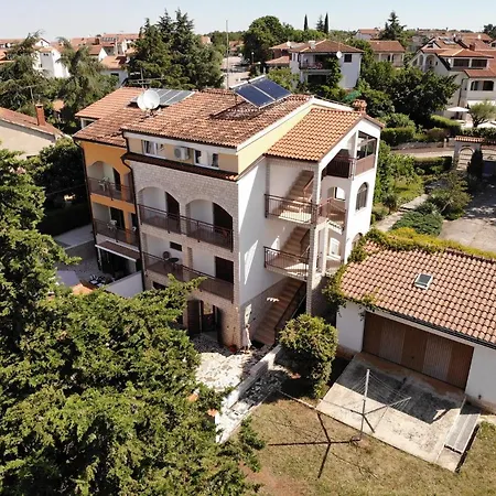 Apartment In Porec/istrien 38273 *